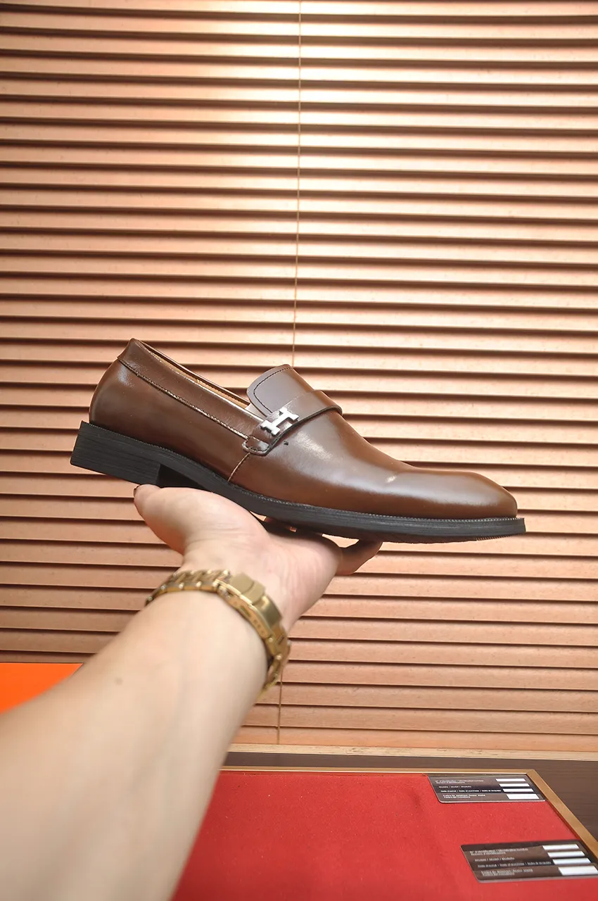 Men's shoes💰540💶[HERMES] (cowhide lining)🍀Italian top luxury🍀He does not pursue novel styles and gorgeous colors, but attracts the favor of successful men with his flawless, elegant and classic style. Formal leather shoes This very comfortable, simple and stable style allows you to easily match any style! The pattern is absolutely 1:1 refined from the original case, and we strive for excellence in materials, imported cowhide + cowhide lining💪💪💪extraordinary texture👍! .Code number: 39-45 (45 customized)